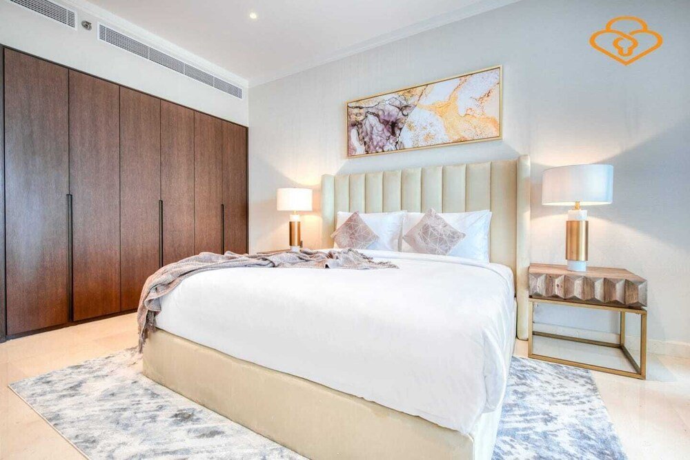 Дубай: 2 B/R Apt Taj Residences JLT