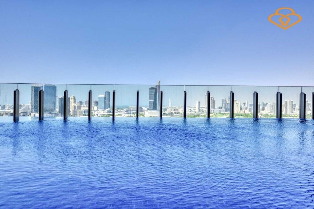 Дубай: 2 B/R Apt Taj Residences JLT