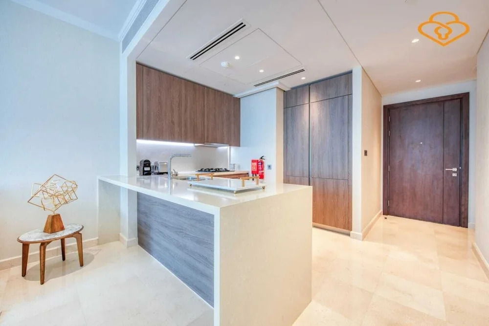 Дубай: 2 B/R Apt Taj Residences JLT
