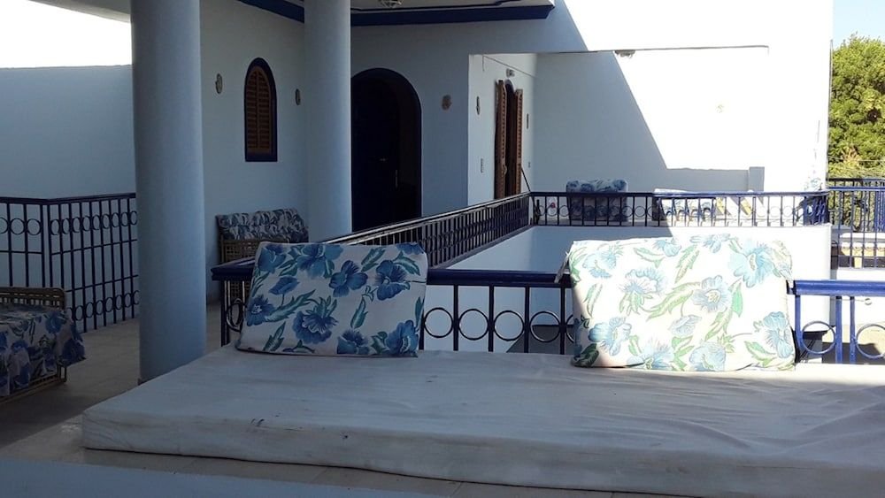 Луксор: Blue House