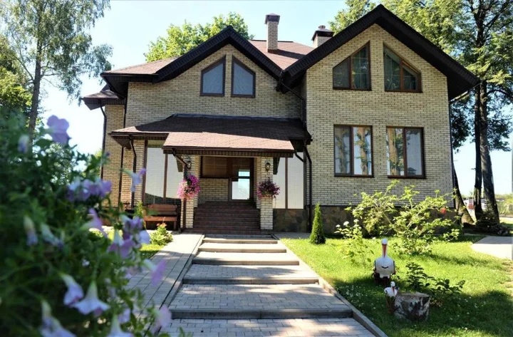 Щёкино: Гостевой дом Загородный Комплекс Слобода