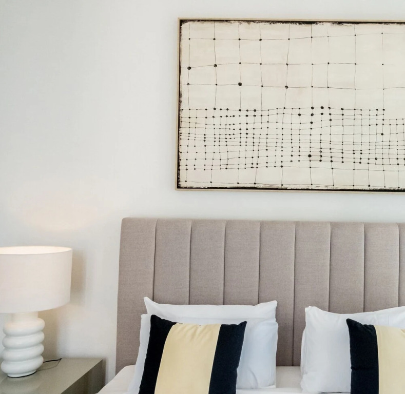 Дубай: LUX Contemporary Suite Marina View 3