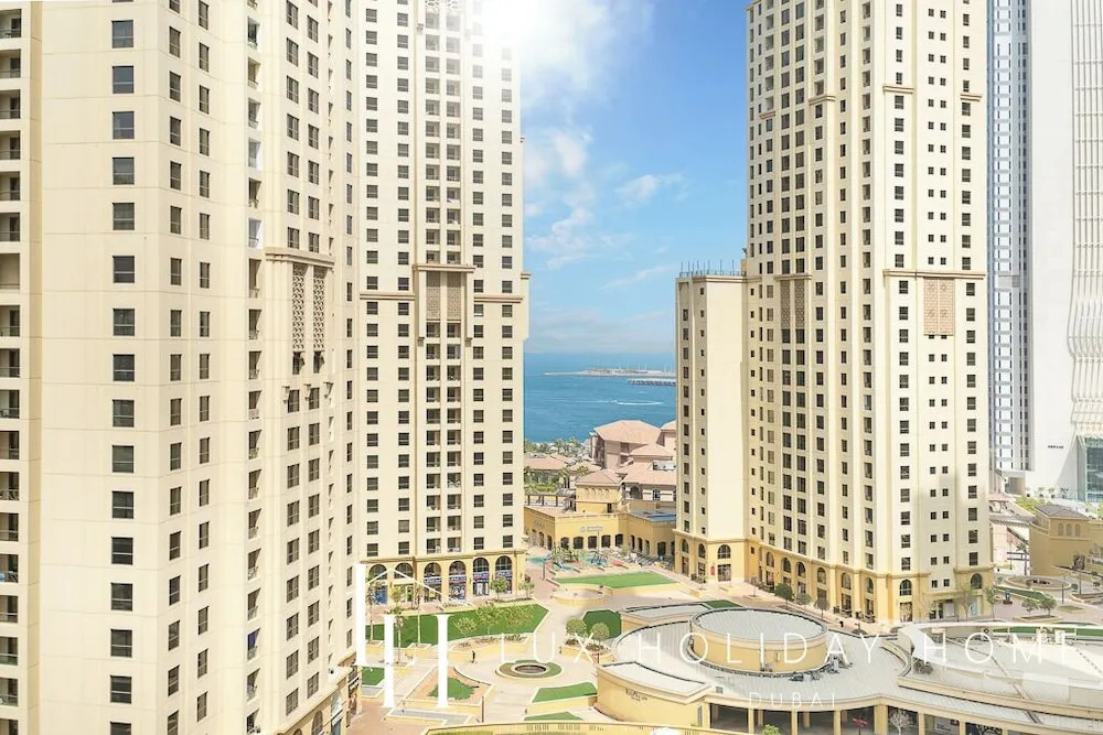 Дубай: LUX Contemporary Suite Marina View 3