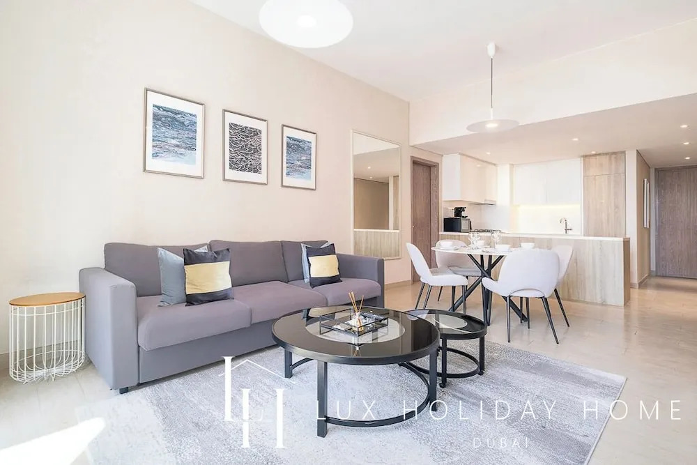 Дубай: LUX Contemporary Suite Marina View 3