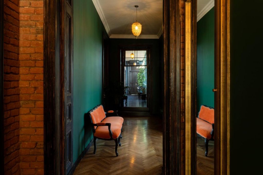 Тбилиси: Unfound Door - Design Hotel