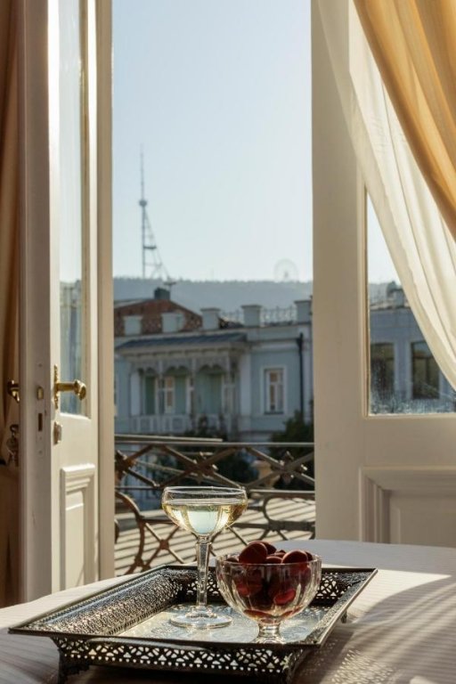 Тбилиси: Unfound Door - Design Hotel