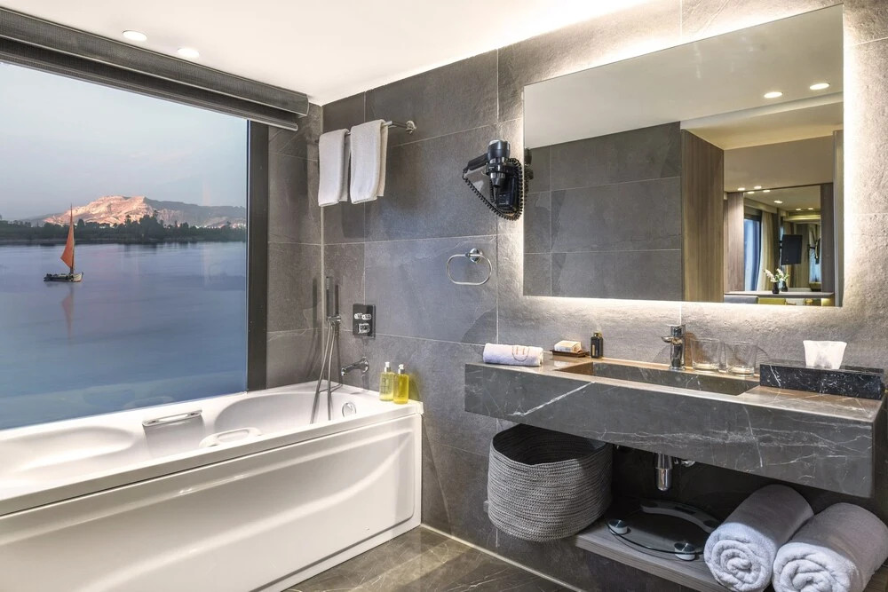 Луксор: MS Historia The Boutique Hotel Nile Cruises (3/4/7 nights from Aswan or Luxor)