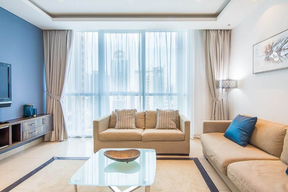 Дубай: Jlt Bonnington Tower 1 Br Apartment Lake View