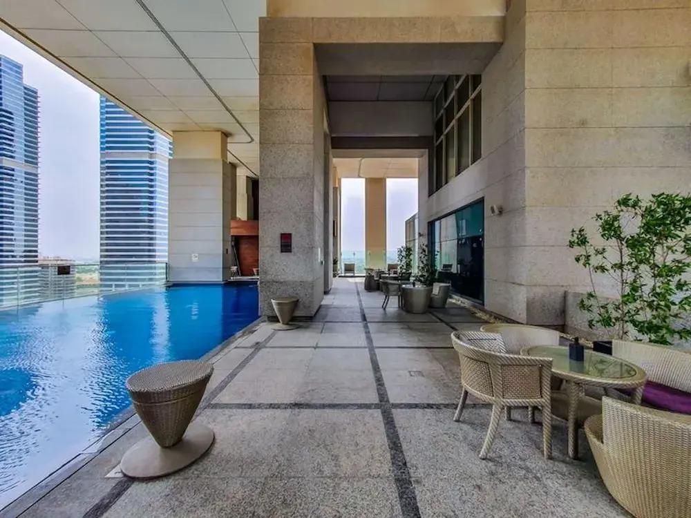 Дубай: Jlt Bonnington Tower 1 Br Apartment Lake View