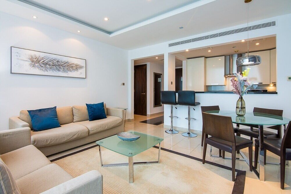 Дубай: Jlt Bonnington Tower 1 Br Apartment Lake View
