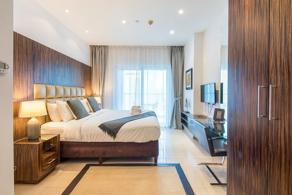 Дубай: Jlt Bonnington Tower 1 Br Apartment Lake View