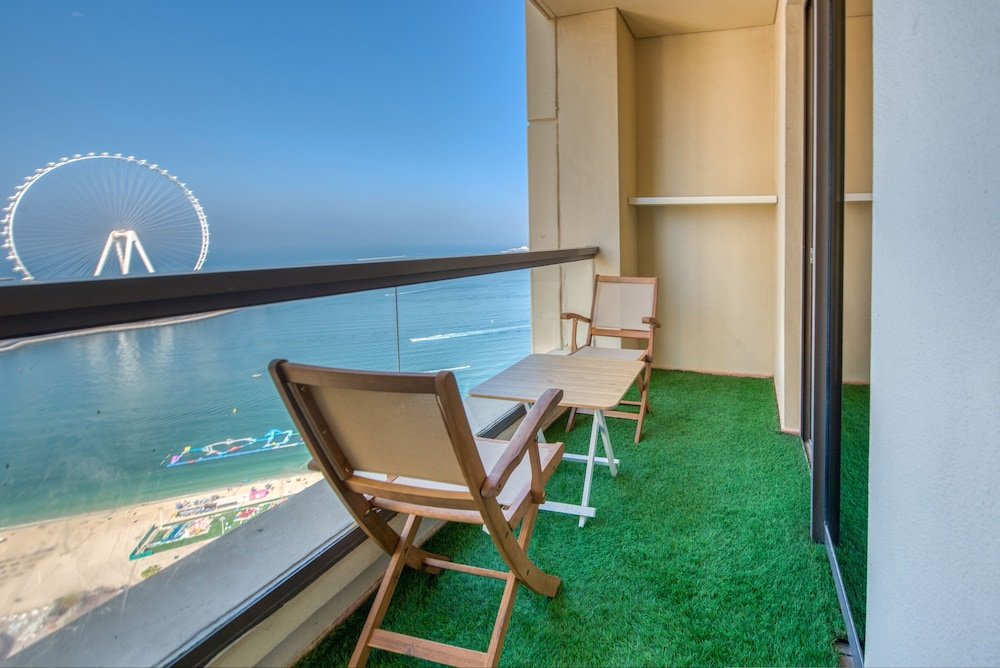 Дубай: Maison Privee - Sun Sand & Dubai Luxury at JBR Beach