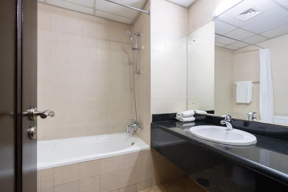 Дубай: Lux BnB 1BD Discovery Gardens