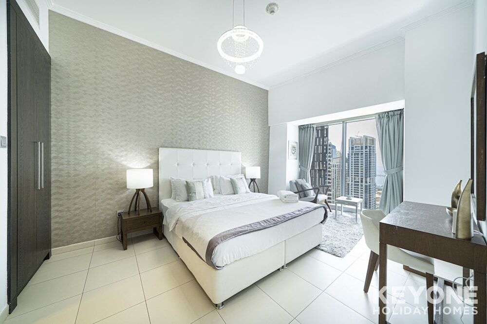 Дубай: KOHH – 1BR in Cayan Tower
