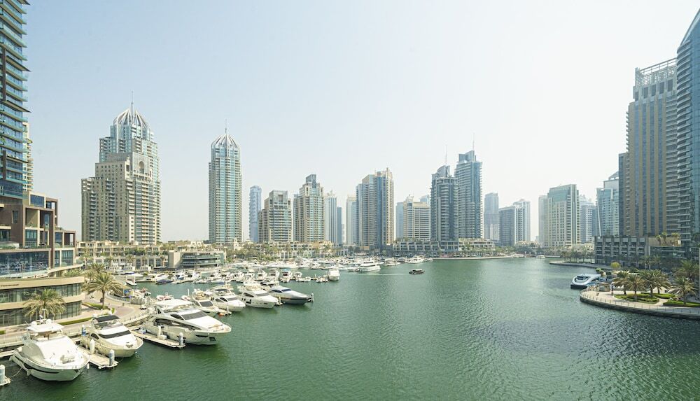 Дубай: KOHH – 1BR in Cayan Tower