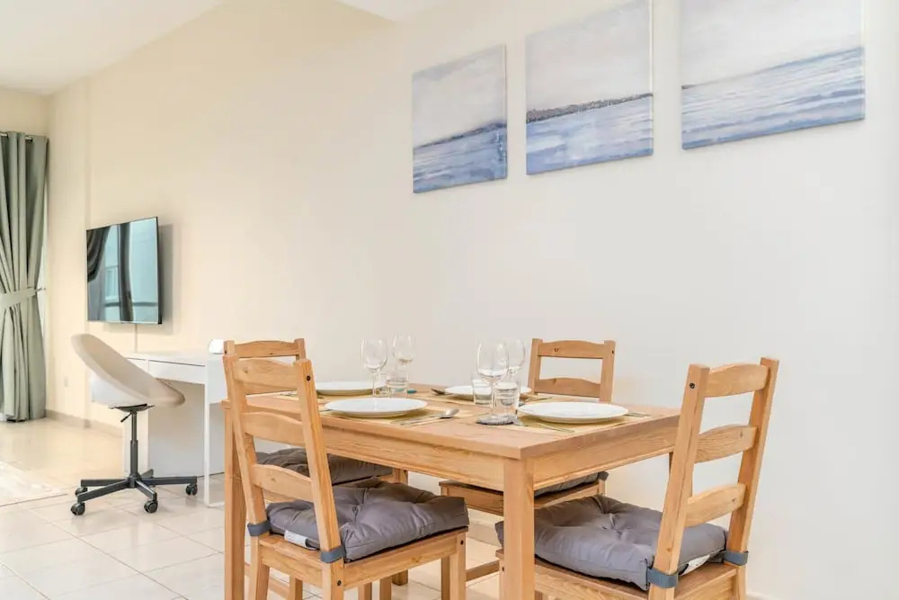 Дубай: Luxe 1BD Sleeps 4 Parking Pool Gym