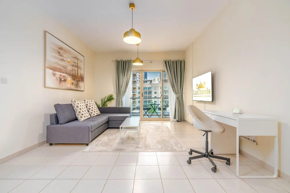 Дубай: Luxe 1BD Sleeps 4 Parking Pool Gym