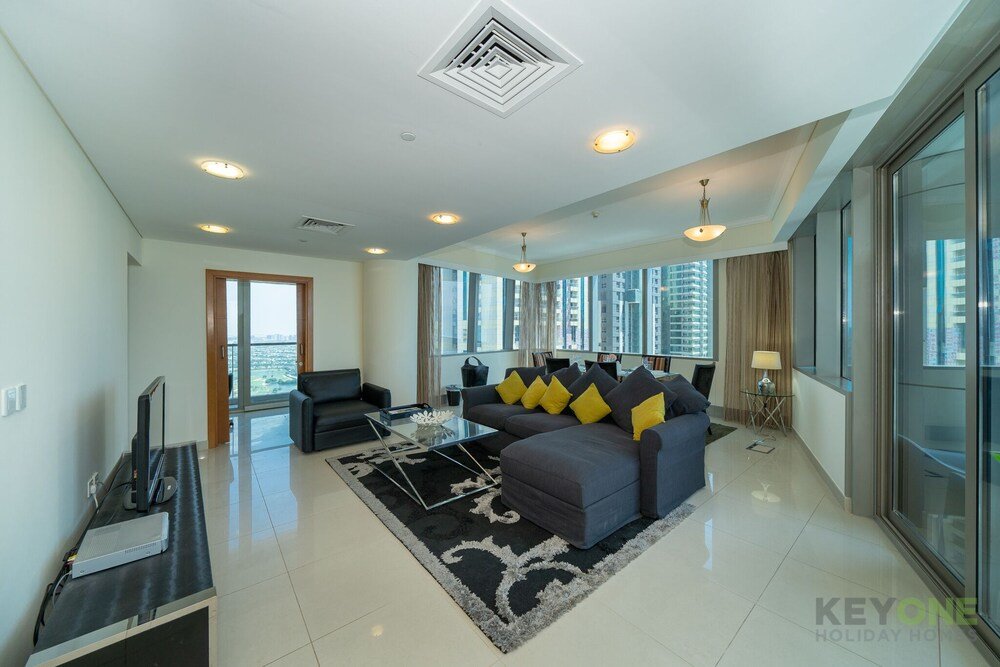 Дубай: KOHH – 2BR in Ocean Heights