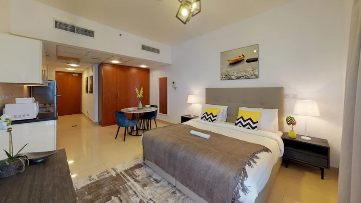 Дубай: Luxe Studio Sleeps 2 Balcony Gym Tennis