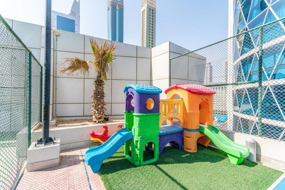 Дубай: Luxe Studio Sleeps 2 Balcony Gym Tennis