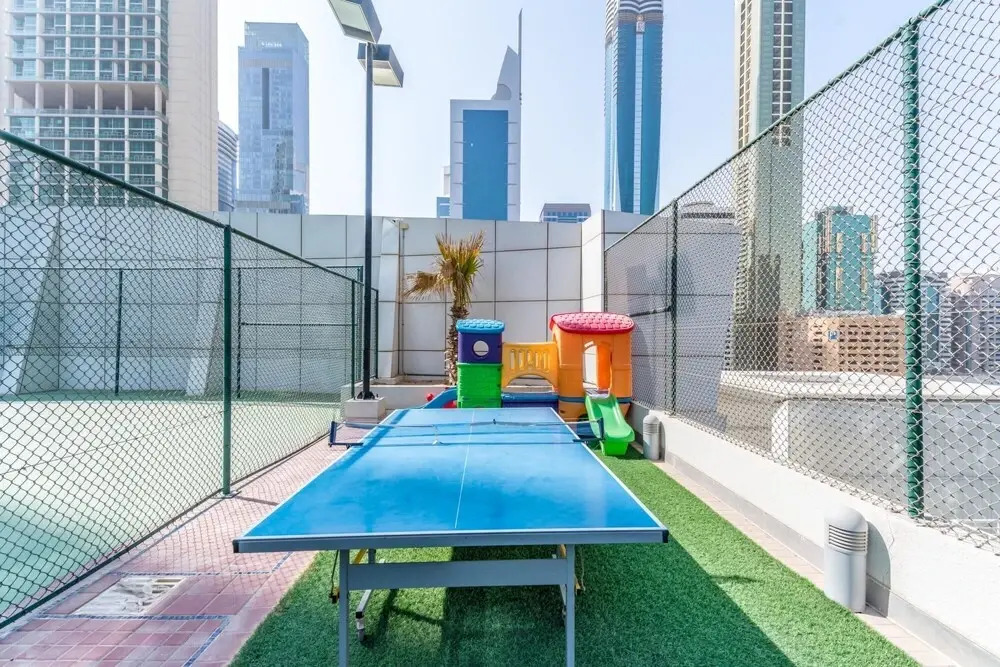 Дубай: Luxe Studio Sleeps 2 Balcony Gym Tennis