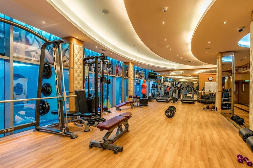 Дубай: Luxe Studio Sleeps 2 Balcony Gym Tennis