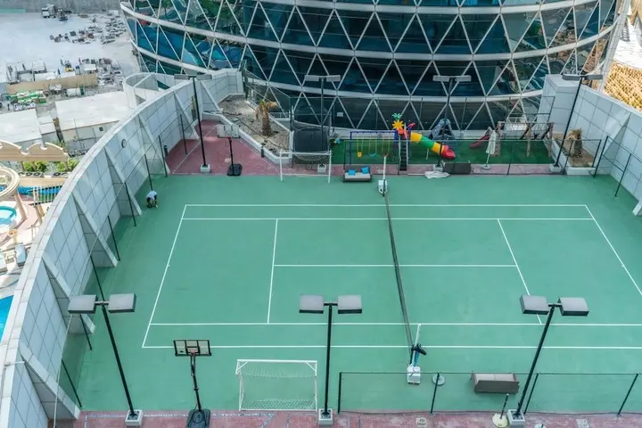 Дубай: Luxe Studio Sleeps 2 Balcony Gym Tennis