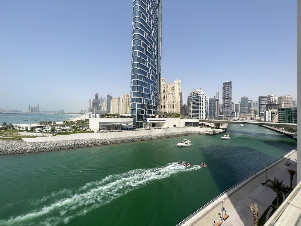 Дубай: Unit 209 52 42 Tower 1