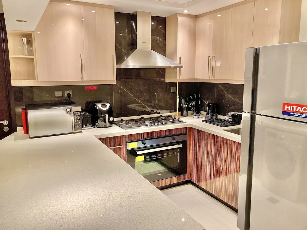 Дубай: SuperHost - Elite Apartment With Canal and City Skyline Views