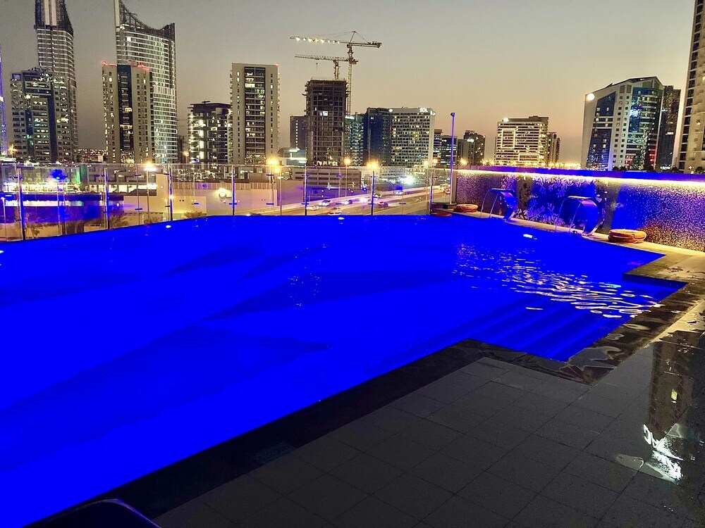 Дубай: SuperHost - Elite Apartment With Canal and City Skyline Views