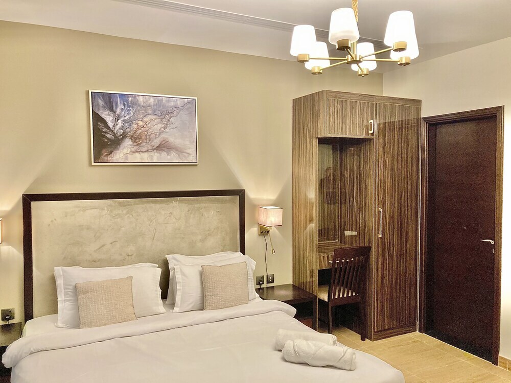 Дубай: SuperHost - Elite Apartment With Canal and City Skyline Views
