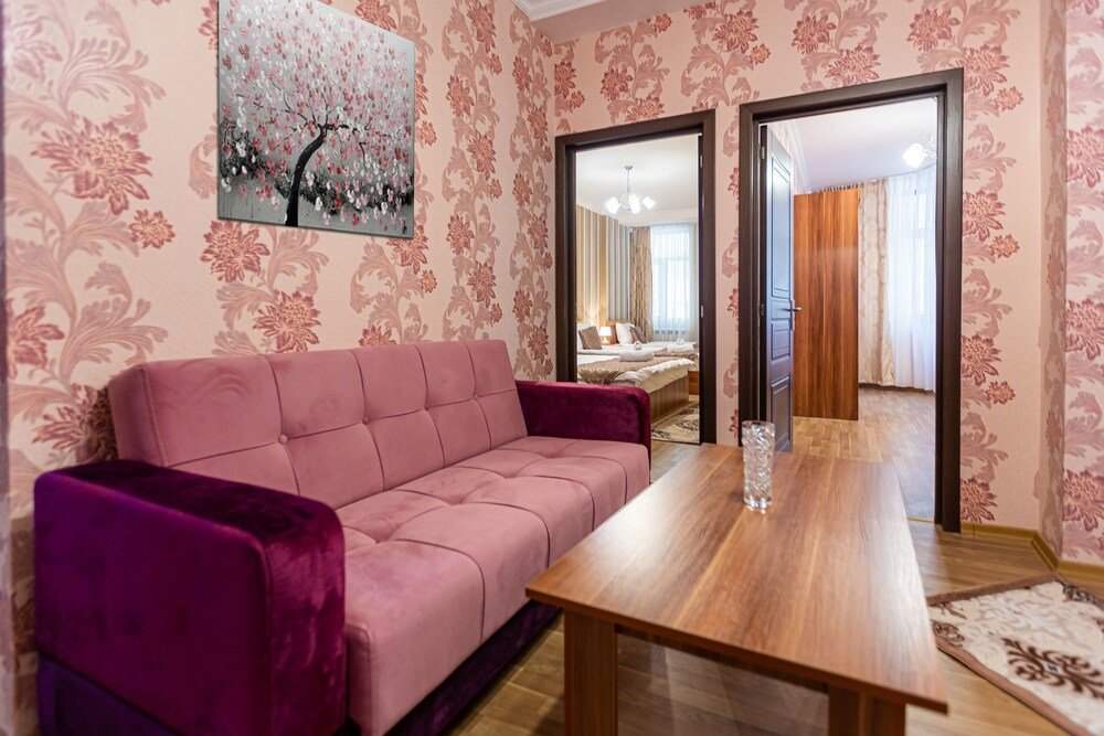 Баку: Rose&Crown Hotel