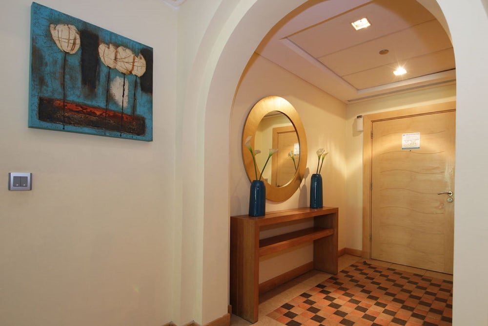 Дубай: Private Beach Shoreline Luxurious Apartment