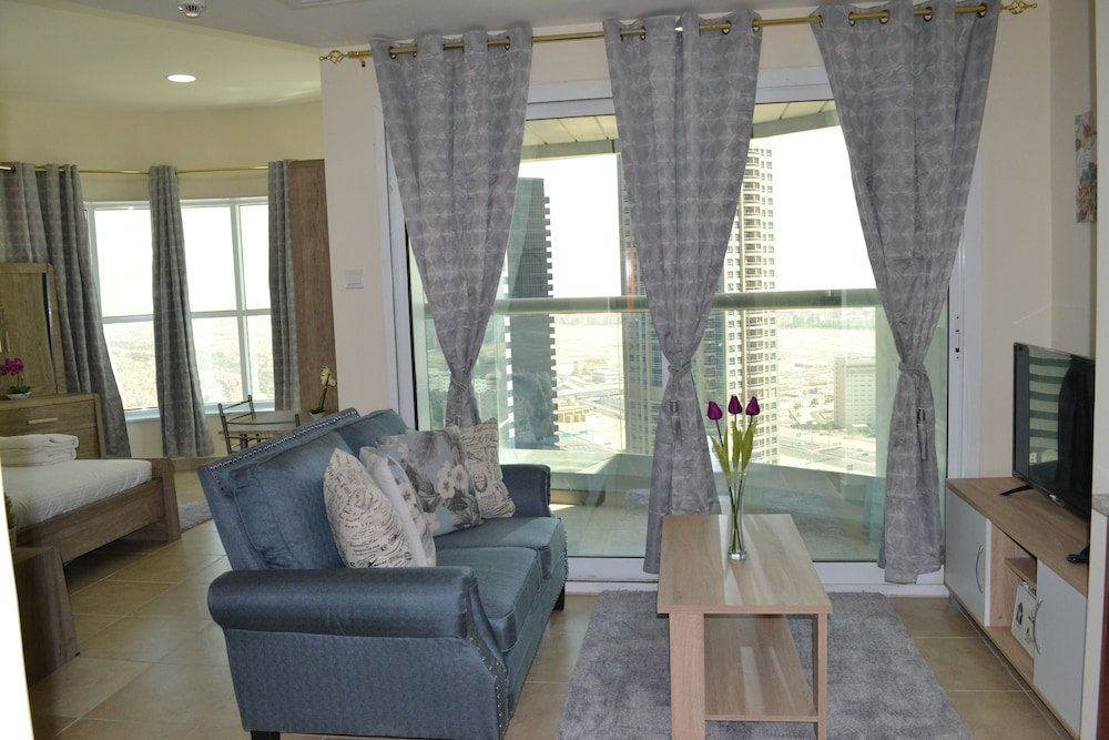 Дубай: BRK - Modern studio with balcony IN JLT