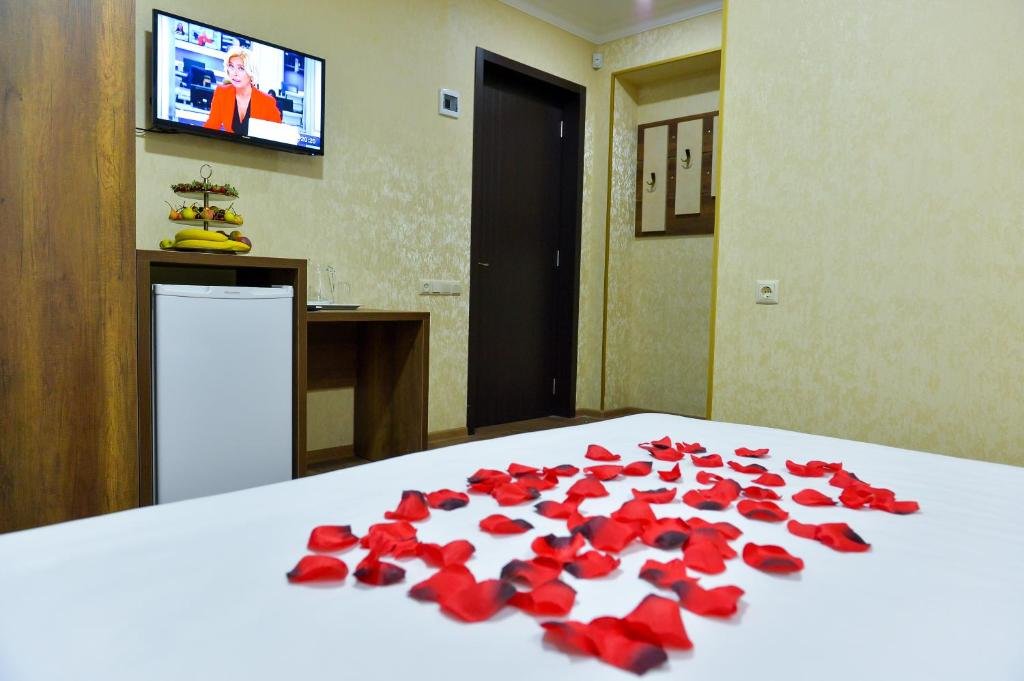 Уреки: Hotel Lion