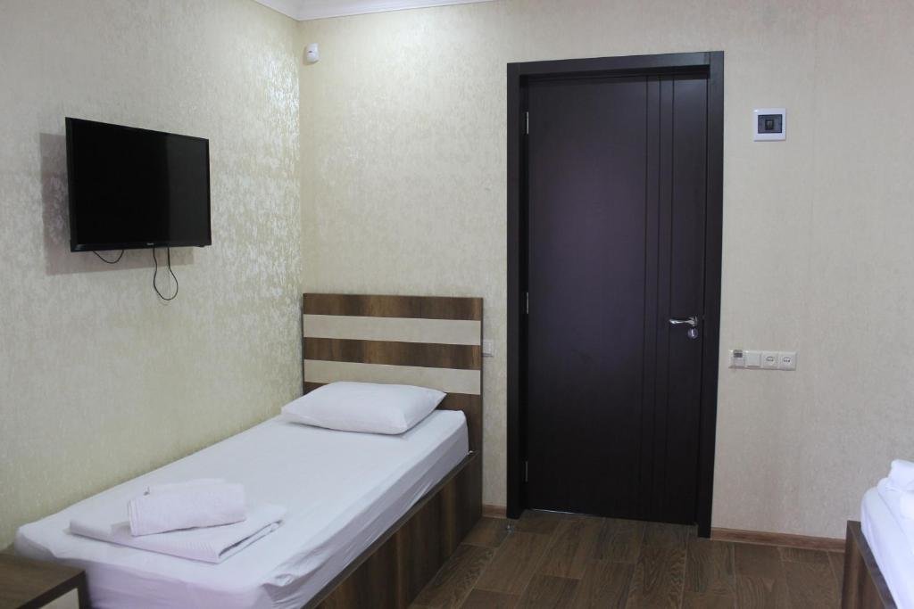 Уреки: Hotel Lion