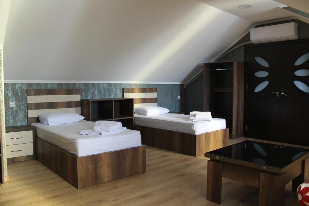 Уреки: Hotel Lion