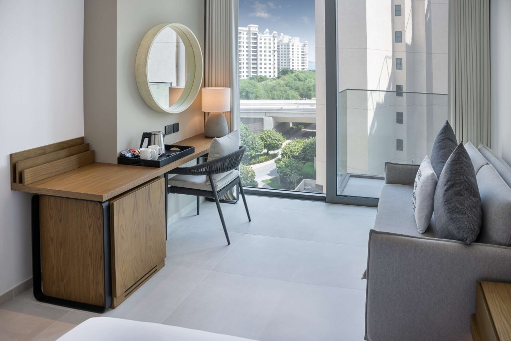 Дубай: Radisson Beach Resort Palm Jumeirah