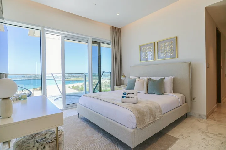 Дубай: Apartments HiGuests - Magical apartment with private beach access!