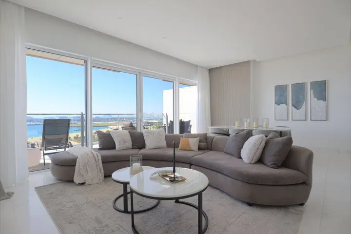Дубай: Apartments HiGuests - Magical apartment with private beach access!