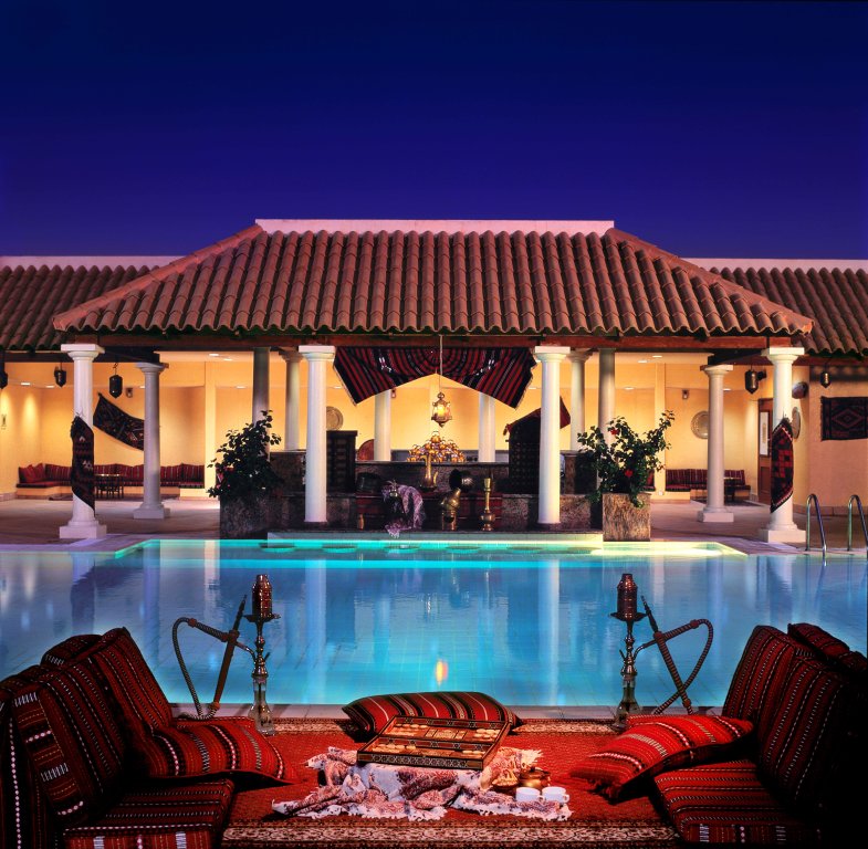 Дубай: The Bristol Hotel Dubai