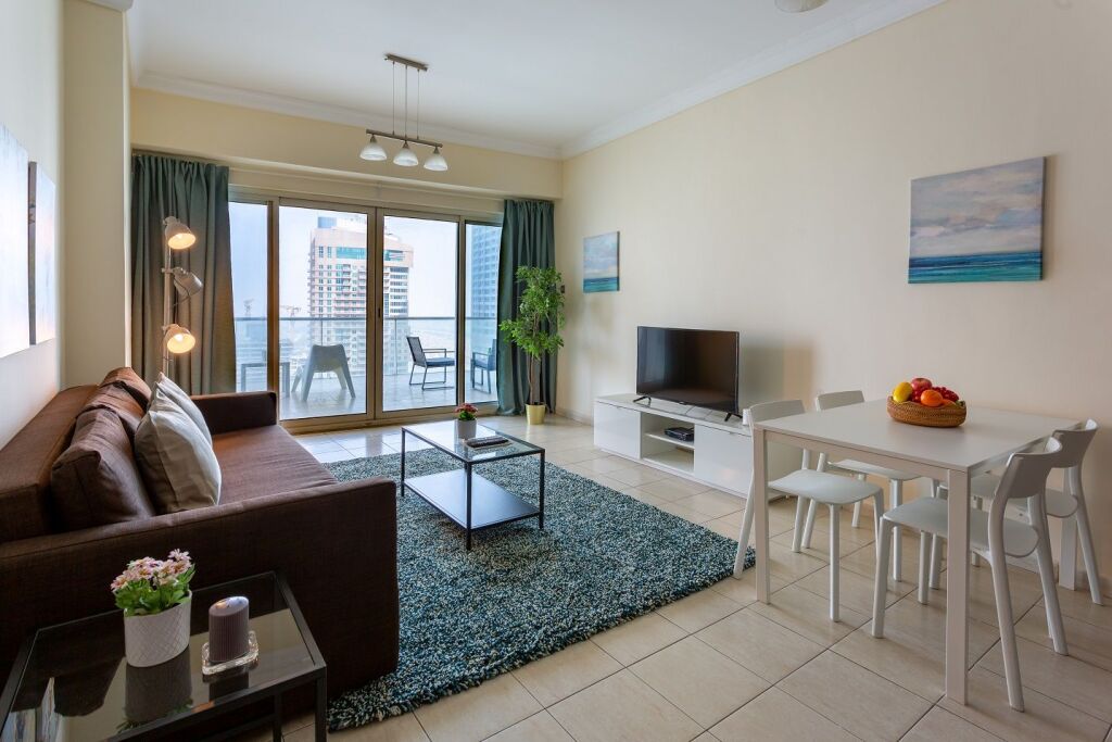 Дубай: Lake views from 2 bedroom apartment in JLT