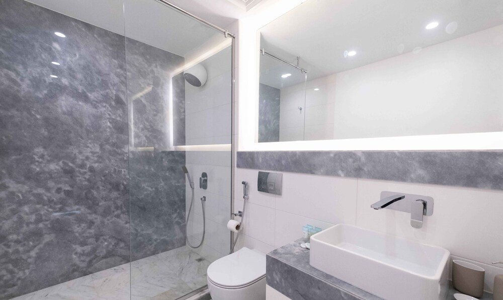 Дубай: LUX The Pad Executive Suite 1