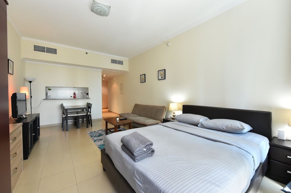 Дубай: DB - Furnished Studio with balcony