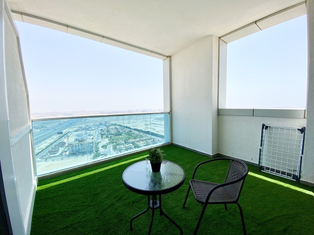 Дубай: Marco Polo - Pastel Studio with Stunning Aerial City Views