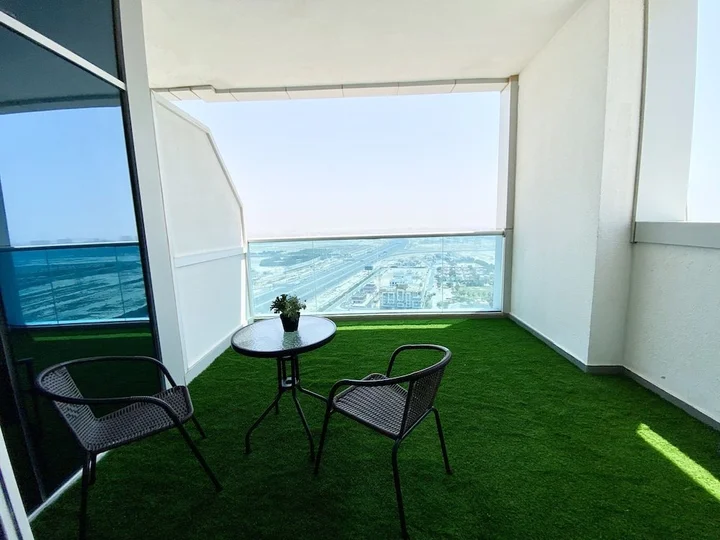 Дубай: Marco Polo - Pastel Studio with Stunning Aerial City Views