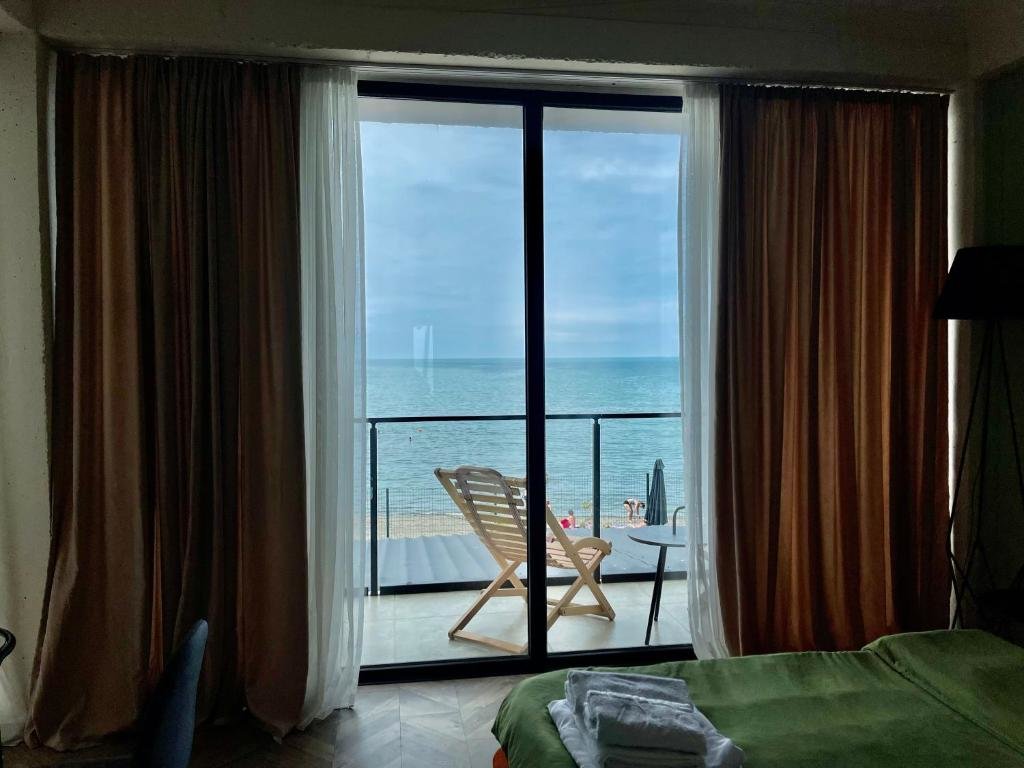 Claude Monet Seaside Hotel — фото 1