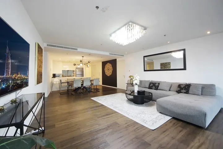 Дубай: 3 Bedroom Apartment in D1 Tower