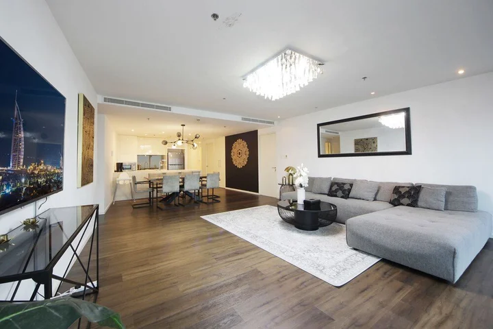 Дубай: 3 Bedroom Apartment in D1 Tower