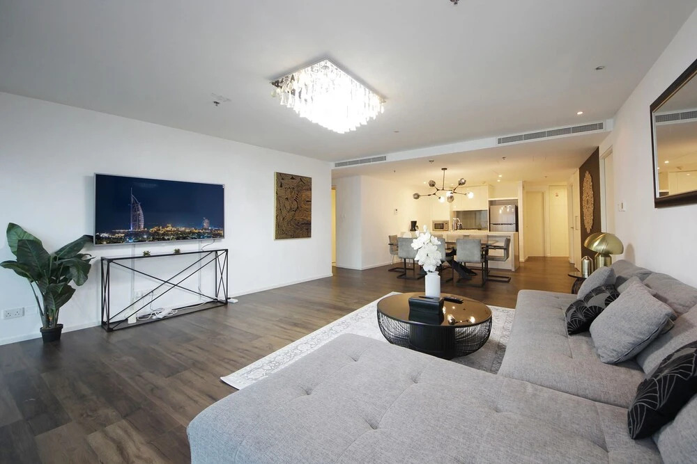 Дубай: 3 Bedroom Apartment in D1 Tower